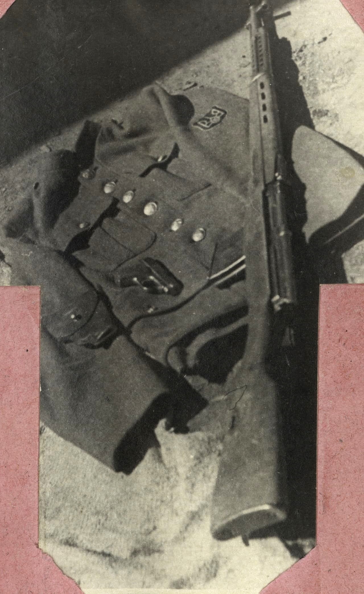 Зброя і китель які належали "Тимошу"