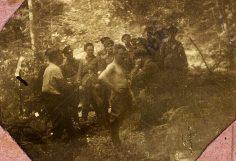 Фото невідомих повстанців.