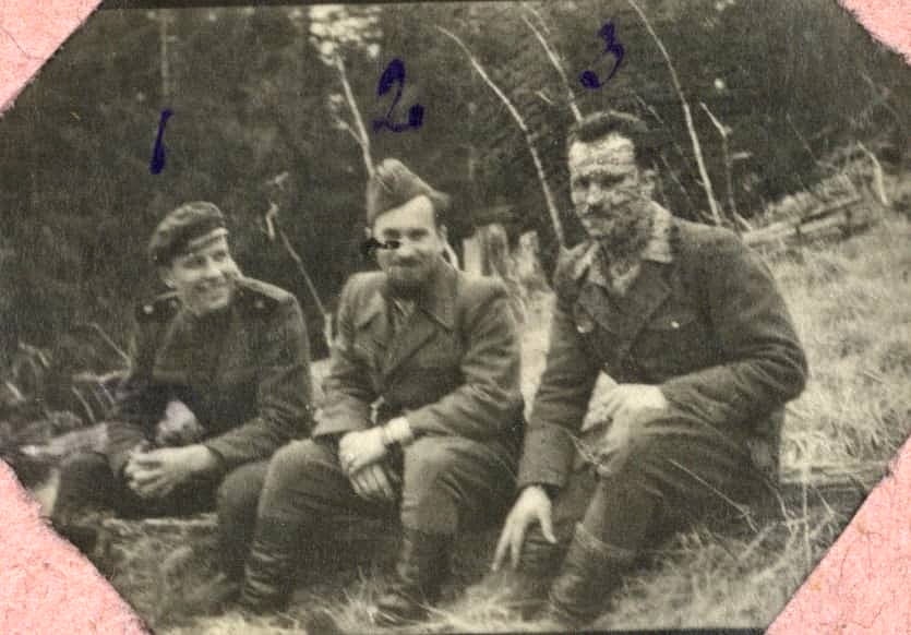 Фото повстанців "Макар" та "Недобитий"